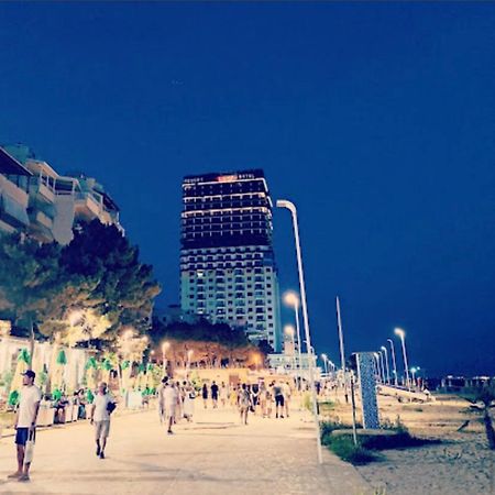Lovely Studio Apartment Beachfront Дуррес Екстер'єр фото